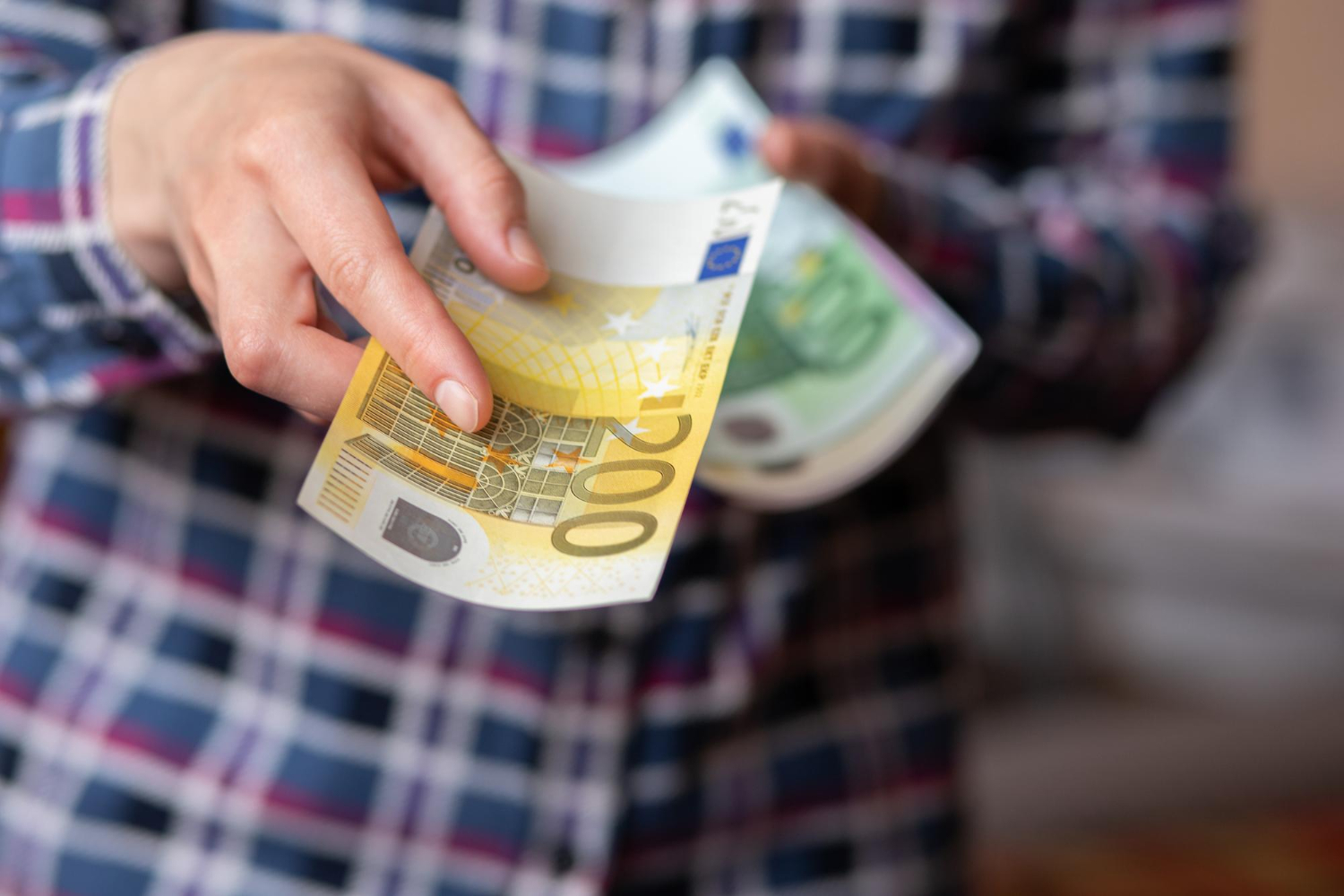 Bonus Euro Di Luglio Quando E Come Consegnare L Autocertificazione