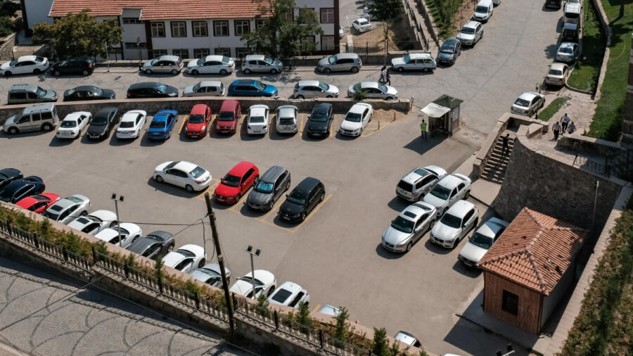 Parcheggio condominiale: niente concessione esclusiva per i parcheggi comuni